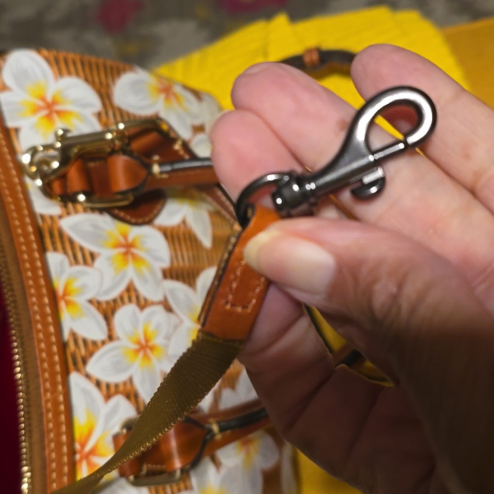 🆕️Dooney Bourke Handbag - Picture 5 of 6